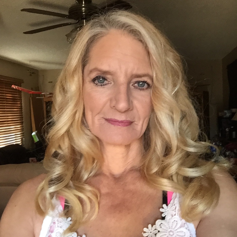 Meet your Posher, Tina